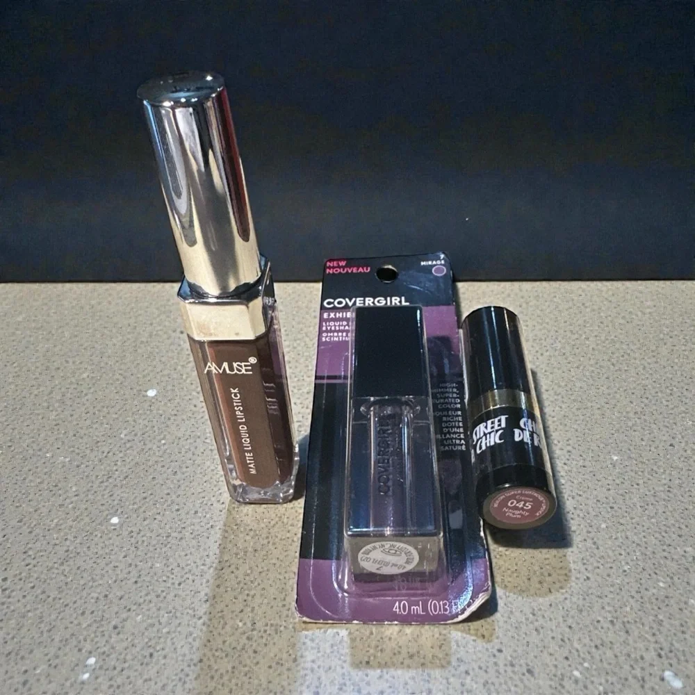 Makeup Bundle CoverGirl Glitter Eyeshadow Revlon Lipstick Amuse Matte Lip(Set/3)